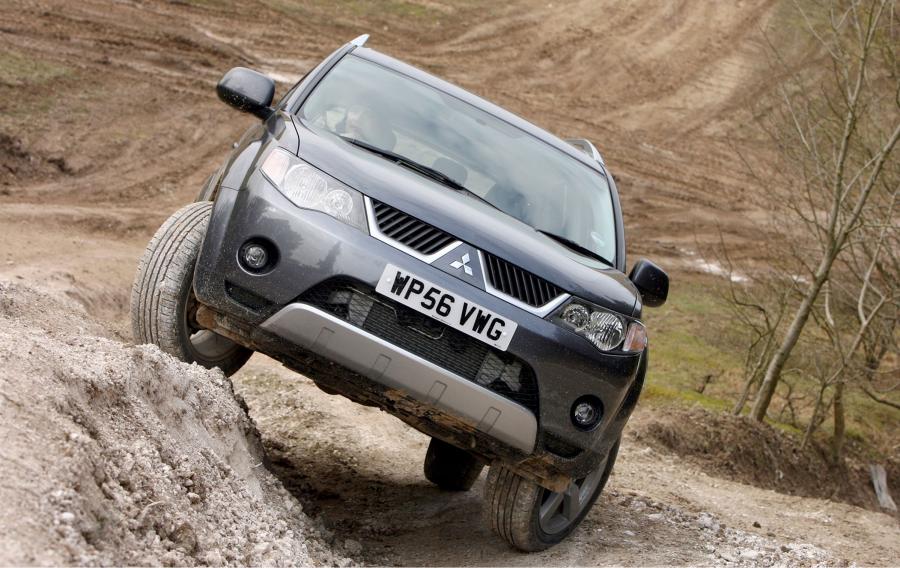  Mitsubishi Outlander 2005 года  (фото 33 из 77)